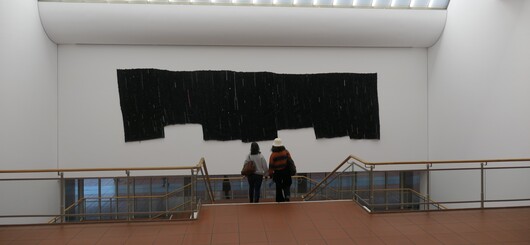 Kunstwerk von Kresiah Mukwazhi im Museum Ludwig