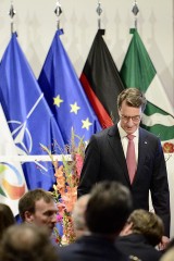 Wüst setzt auf Diplomatie und Verteidigungsfähigkeit.